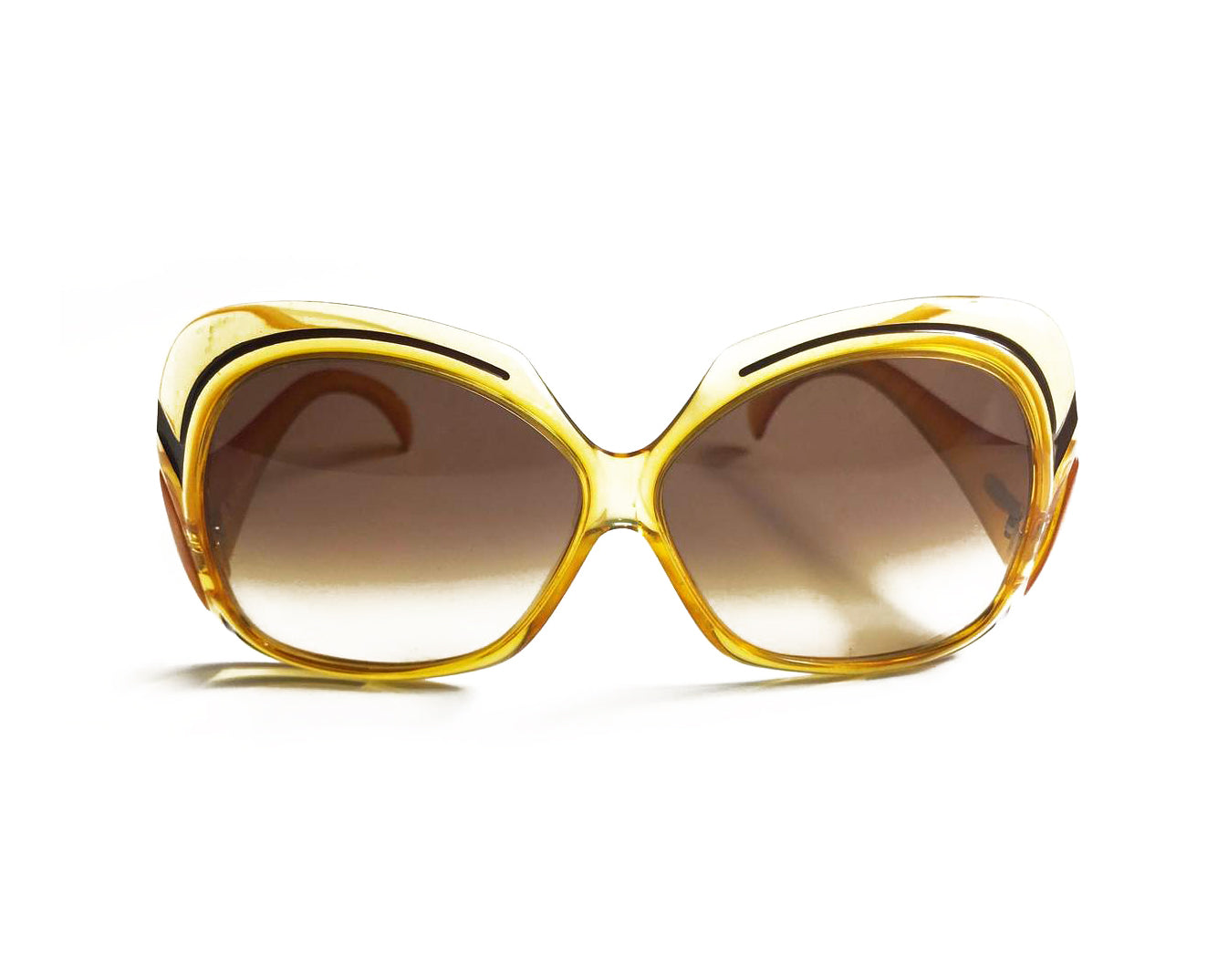 Fruit Vintage Christian Dior yellow 1970s oversize logo sunglasses in excellent condition. They feature Dior CD logos on each arm and brown gradient lenses.