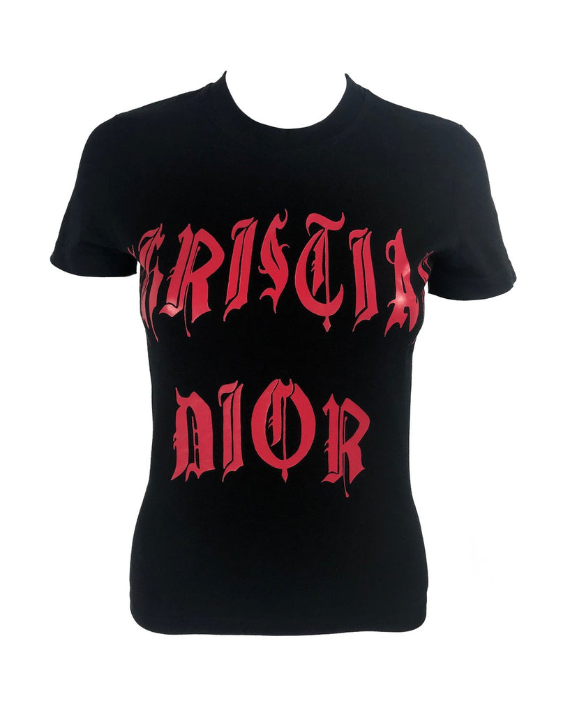 Fruit Vintage Christian Dior Gothic text Logo t-shirt. Features a classic t-shirt cut and graphic print with Christian Dior across the front and 1947 across the back.