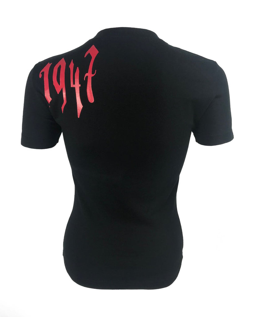 Fruit Vintage Christian Dior Gothic text Logo t-shirt. Features a classic t-shirt cut and graphic print with Christian Dior across the front and 1947 across the back.
