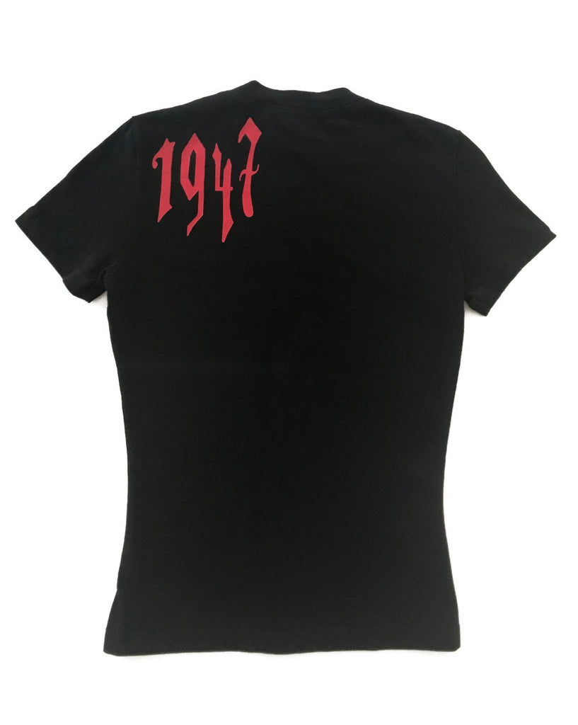 Fruit Vintage Christian Dior Gothic text Logo t-shirt. Features a classic t-shirt cut and graphic print with Christian Dior across the front and 1947 across the back.