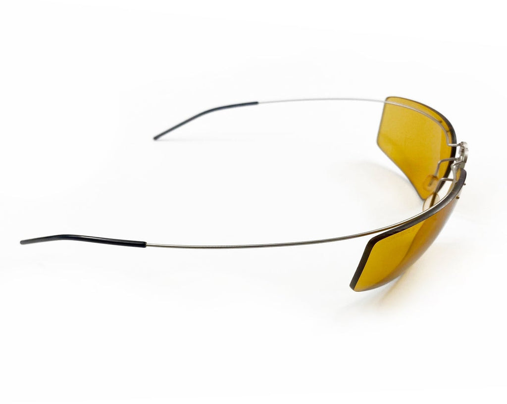 Fruit Vintage Chanel Y2K folding logo sunglasses. They feature Chanel CC logo monograms at the centre, and incredible folding body and light weight structure.