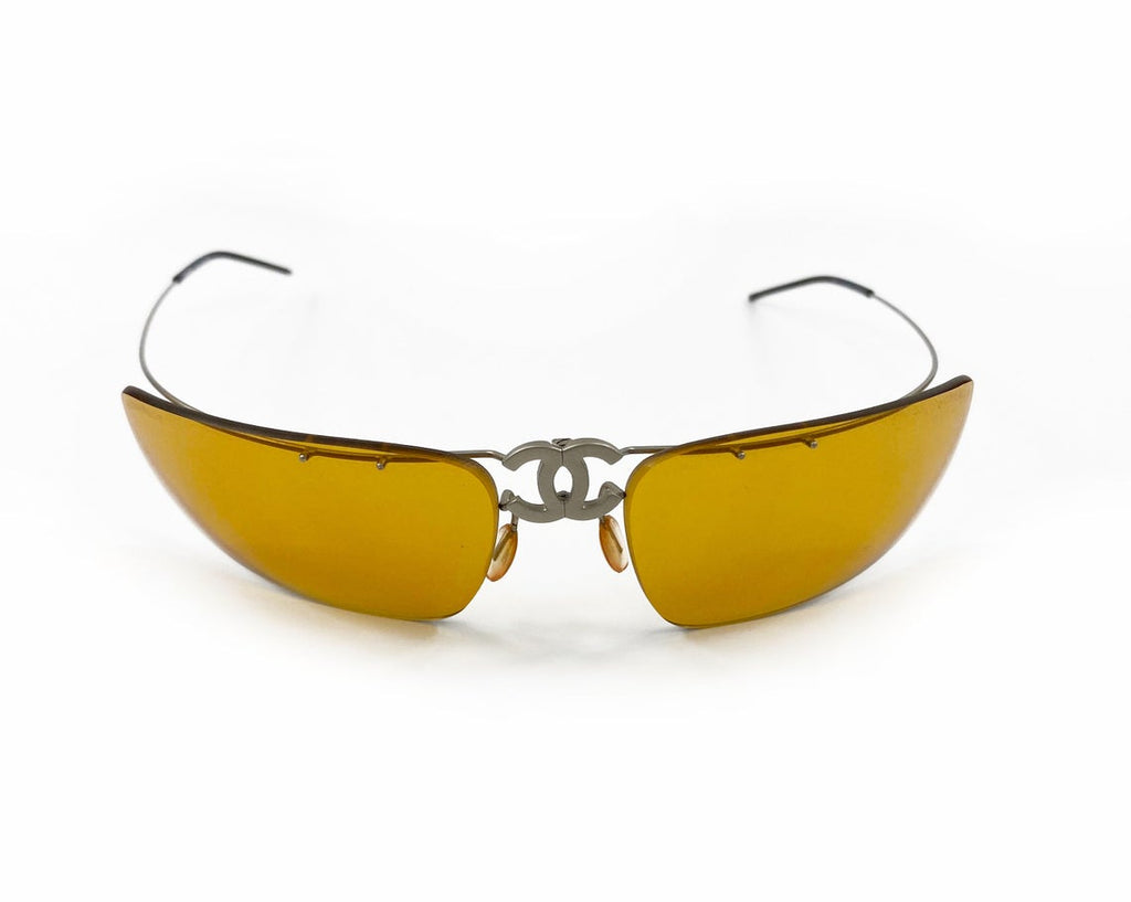 Fruit Vintage Chanel Y2K folding logo sunglasses. They feature Chanel CC logo monograms at the centre, and incredible folding body and light weight structure.