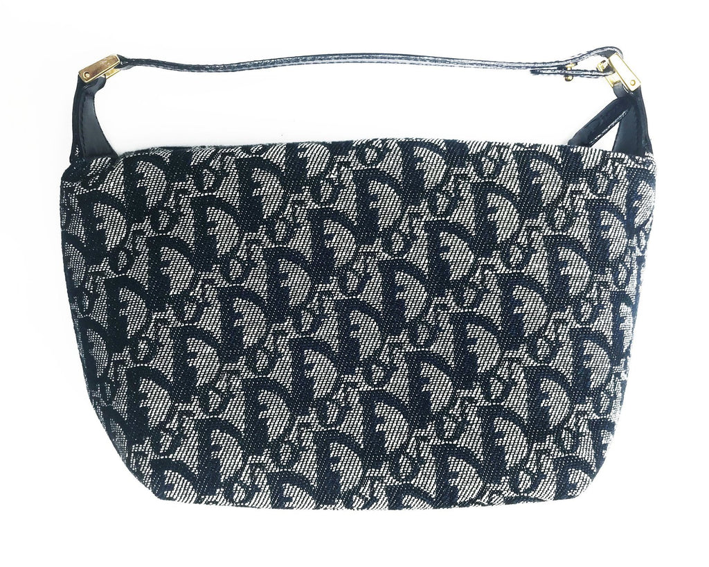 FRUIT vintage Christian Dior trotter logo mini purse in the iconic navy oblique monogram canvas. Features a small handle, logo zipper pull, gold hardware and navy leather trim.