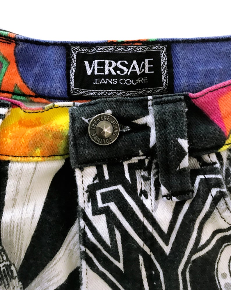 FRUIT Vintage Versace Jeans Couture 'Manhattan New York City' Print Jeans Pants by Gianni Versace piece from the 1990s.