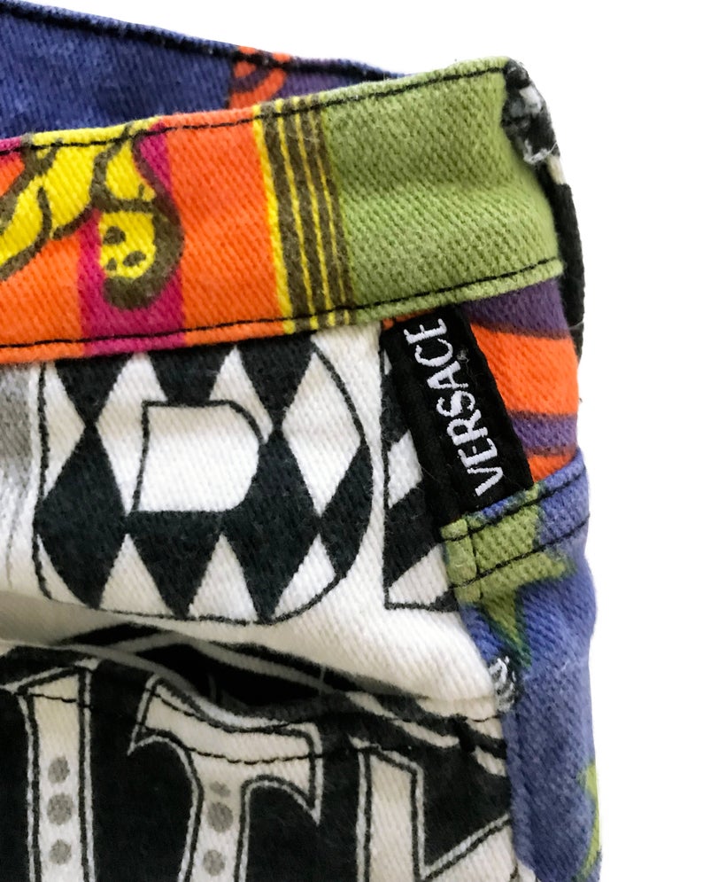 FRUIT Vintage Versace Jeans Couture 'Manhattan New York City' Print Jeans Pants by Gianni Versace piece from the 1990s.