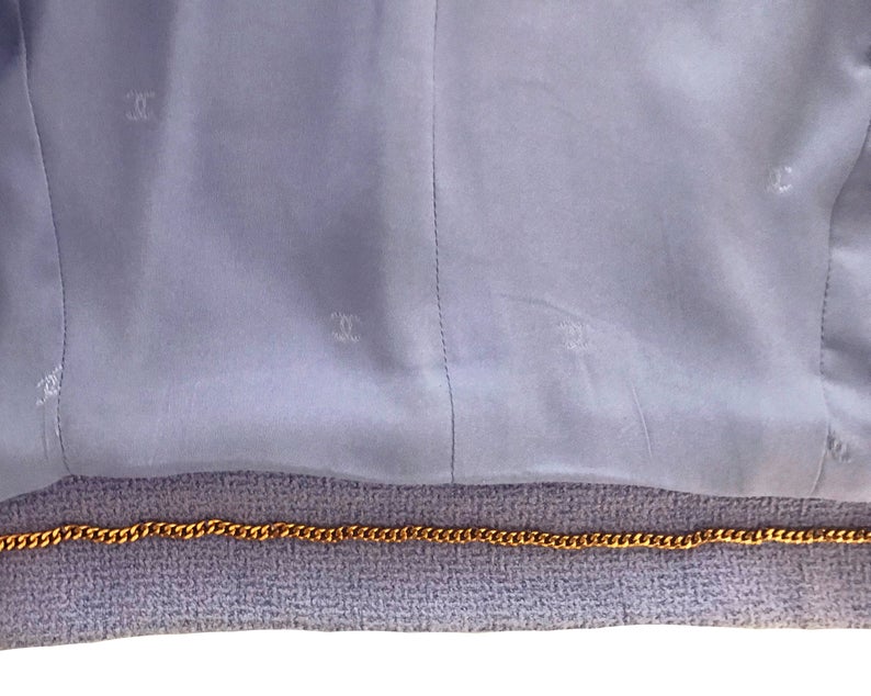 FRUIT Vintage Chanel Spring Summer 1995 Purple Boucle Cropped Jacket Karl Lagerfeld Claudia Schiffer