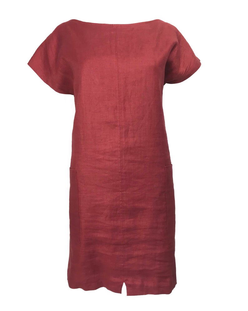 FRUIT Vintage Yves Saint Laurent Rive Gauche red maroon linen tunic dress dating to the 1980s. In near mint condition, this piece features a a classic shift/tunic silhouette with a gorgeous low, open back.