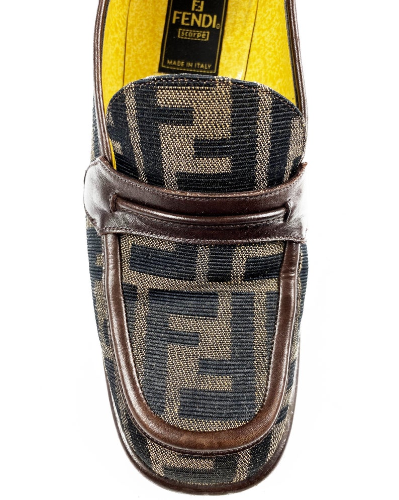 FRUIT Vintage Fendi Zucca monogram print loafers dating to the 1990s. So perfect for everyday, they look amazing styled with jeans! Come with original 1990s Fendi box.