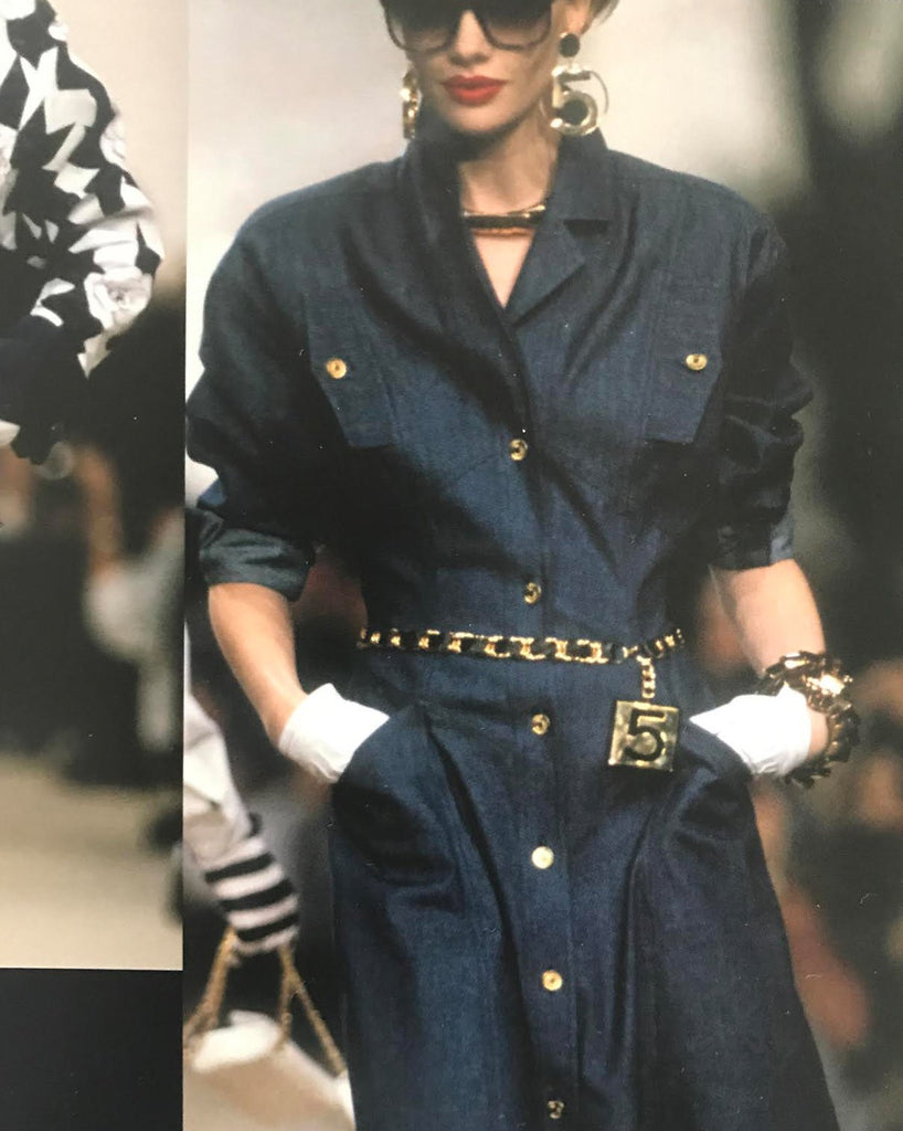 Past auction: Chanel black double-C logo-buckle belt 1990s