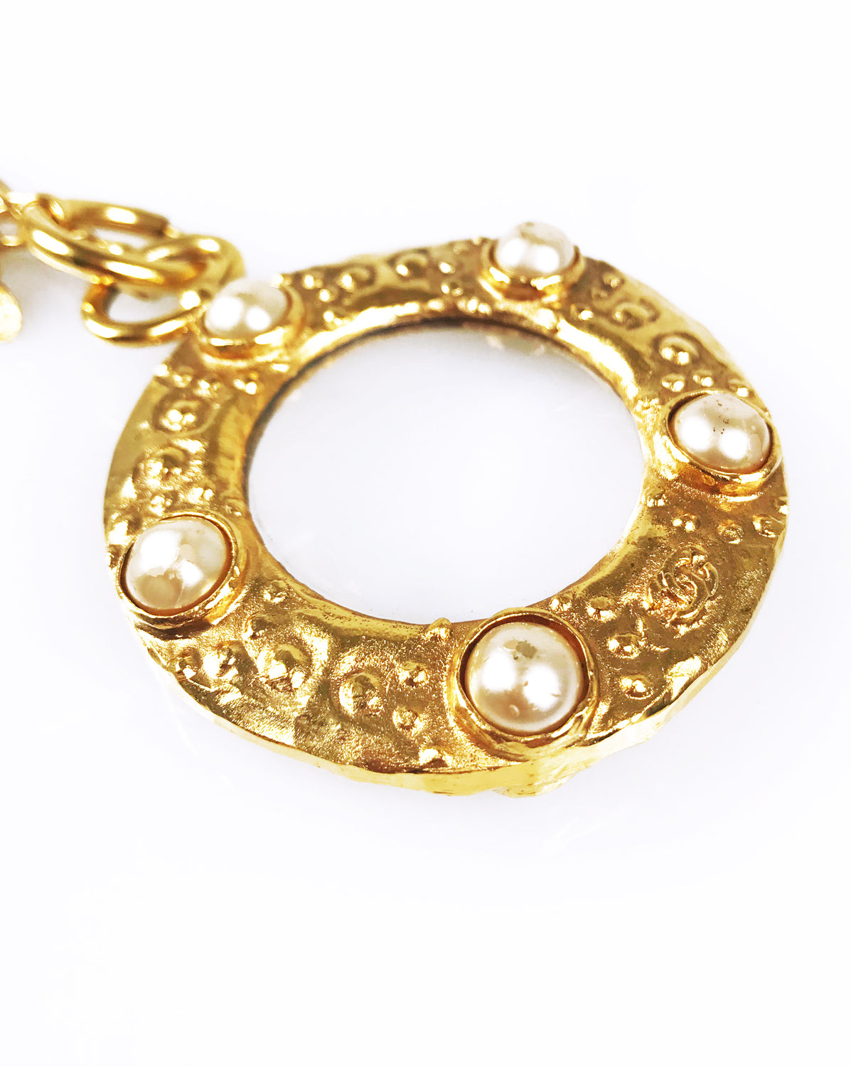 Chanel Vintage Gold Metal Magnifying Glass Pendant Necklace, 1986-1992  Available For Immediate Sale At Sotheby's