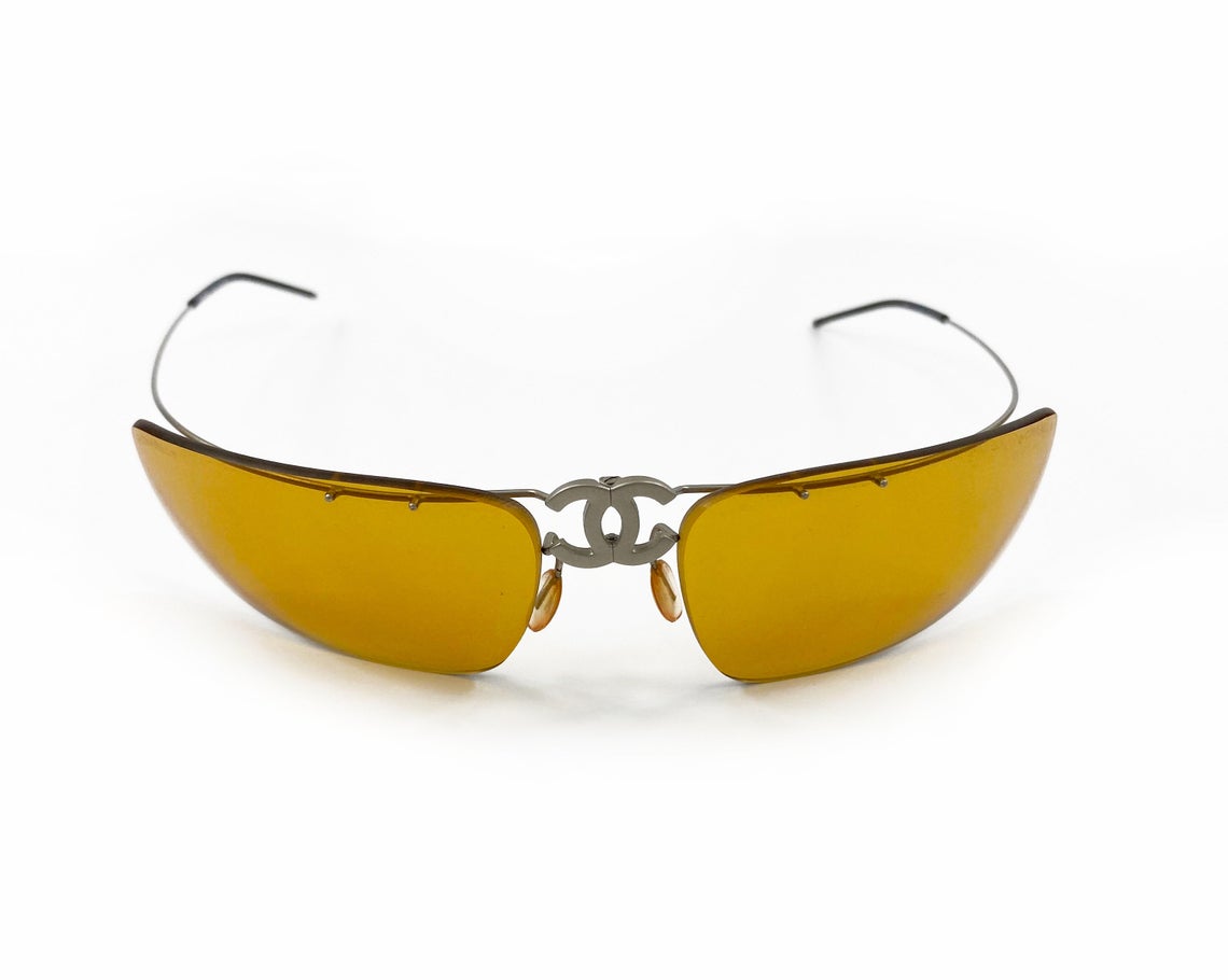 CHANEL 01455 Short Chain Vintage Sunglasses – New Old Stock – Full Set