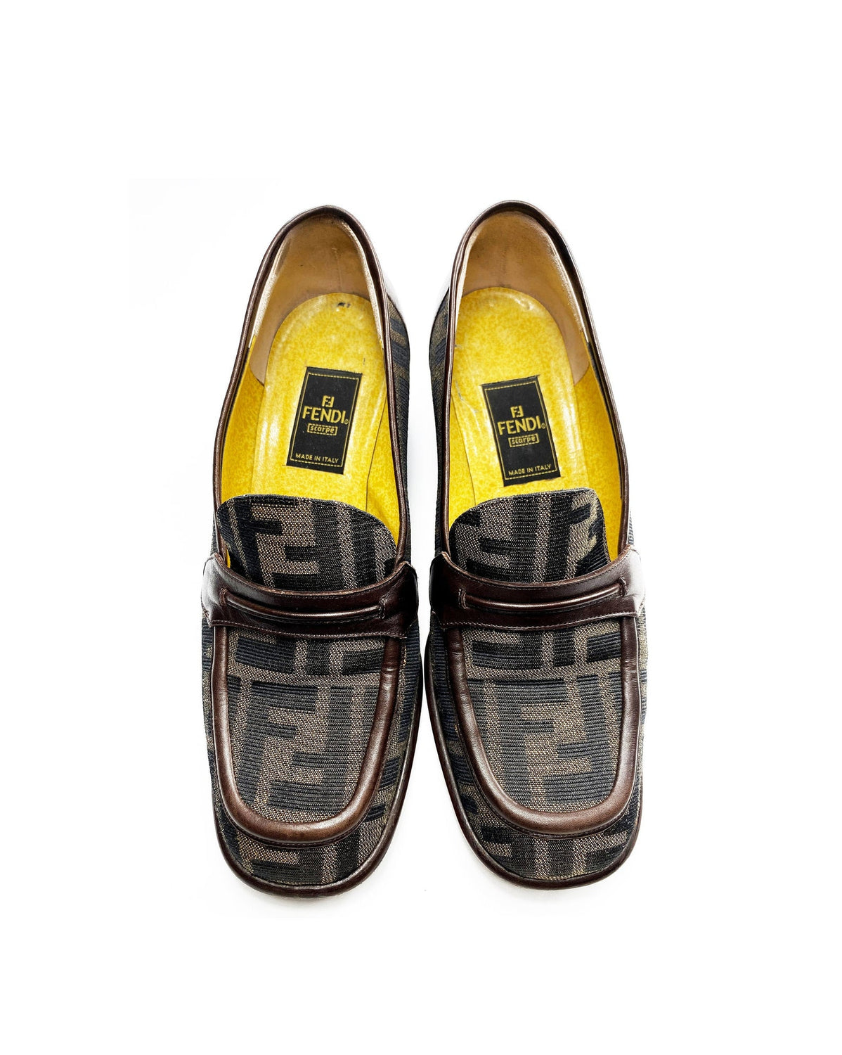 FRUIT Vintage Fendi Zucca monogram print loafers dating to the 1990s. So perfect for everyday, they look amazing styled with jeans! Come with original 1990s Fendi box.