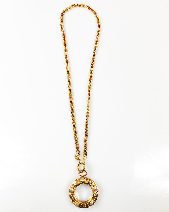 Iconic Vintage Chanel Gold Magnifying Glass Gripoix Pendant Necklace