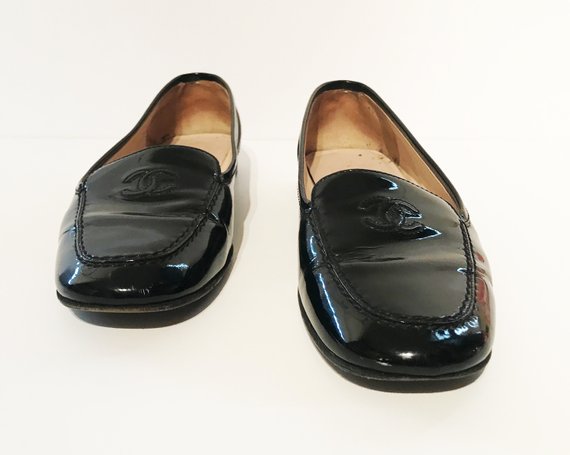 Fruit Vintage Chanel patent leather logo monogram top stitch 1990s loafer