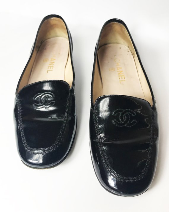 Fruit Vintage Chanel patent leather logo monogram top stitch 1990s loafer