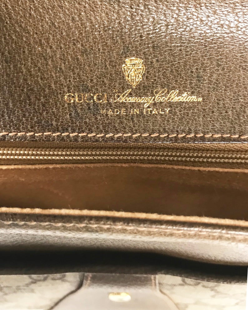 Gucci Monogram Canvas Logo Clutch Bag – FRUIT Vintage